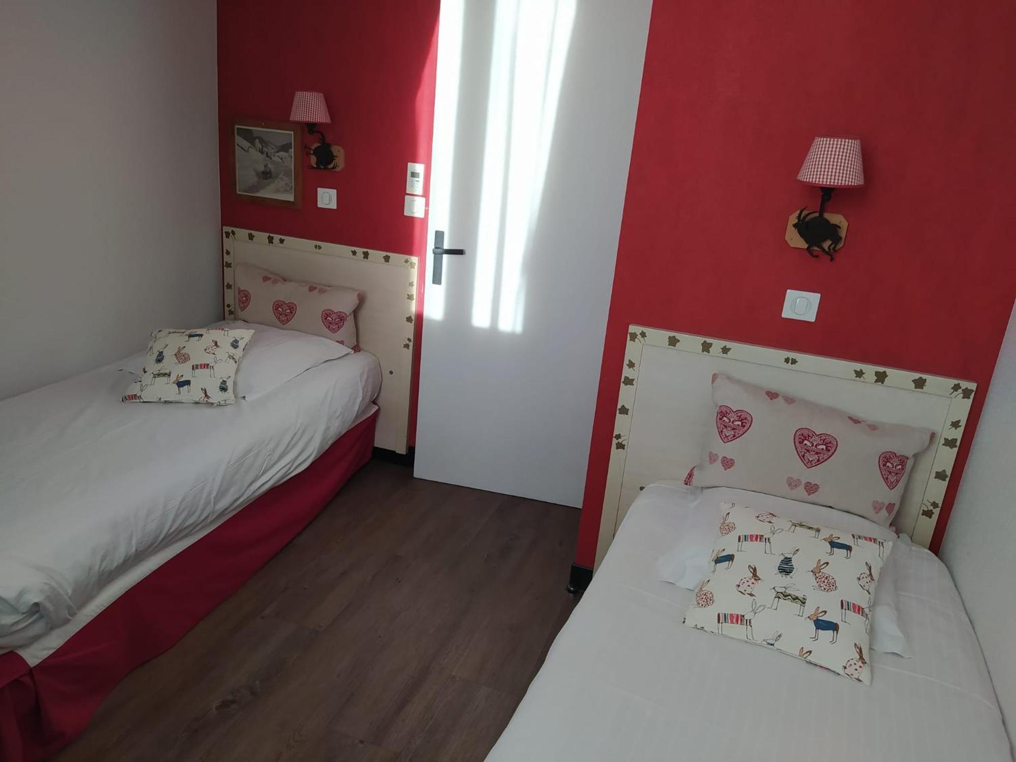 Hotel Des Princes, Chambery Centre Екстер'єр фото