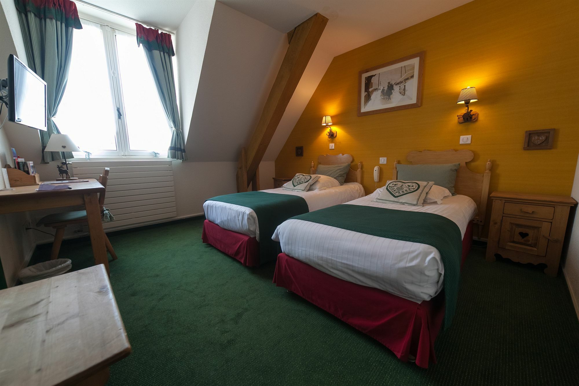 Hotel Des Princes, Chambery Centre Екстер'єр фото