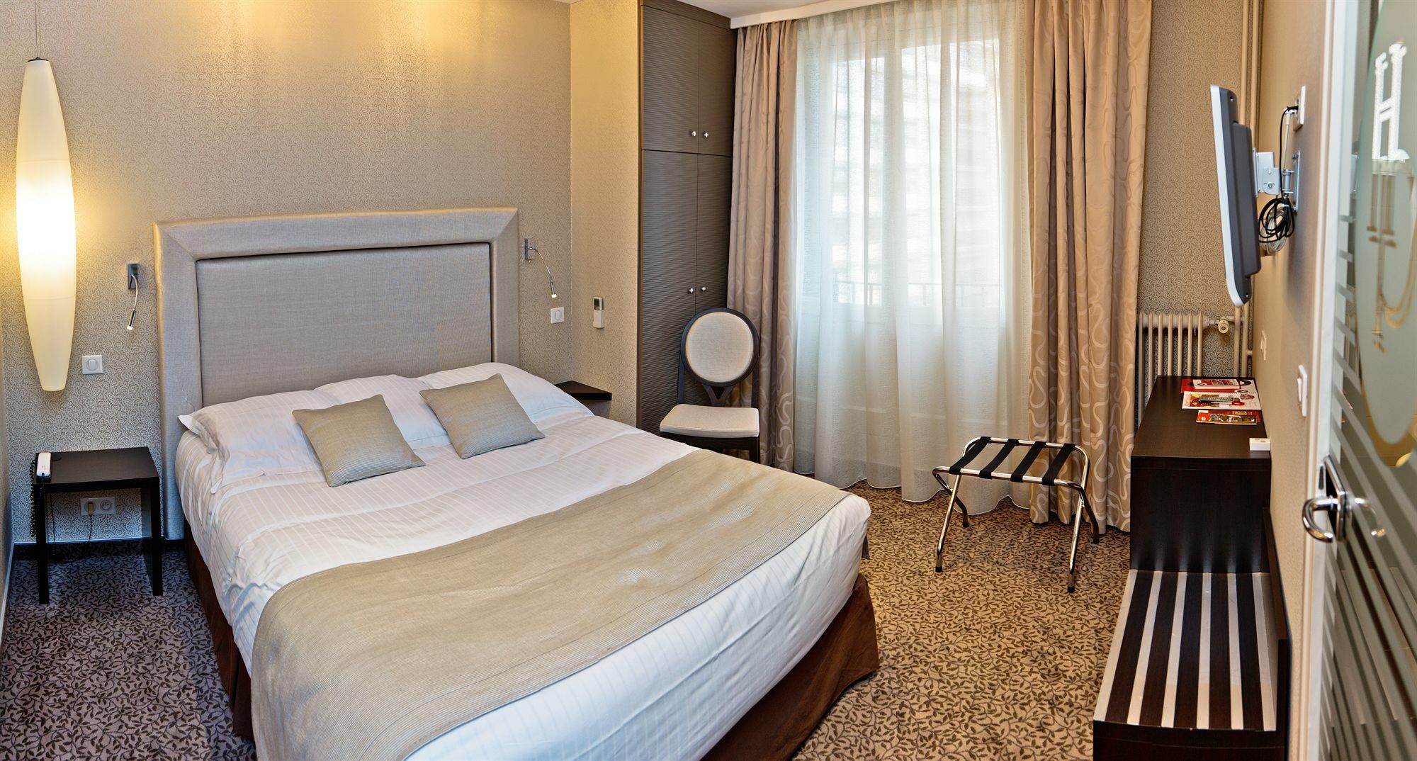 Hotel Des Princes, Chambery Centre Екстер'єр фото